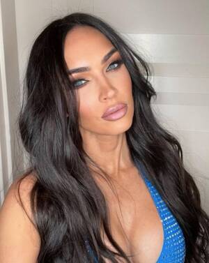 Megan Fox Fucking - Megan Fox's insane text to stylist about cutting a hole in her dress f