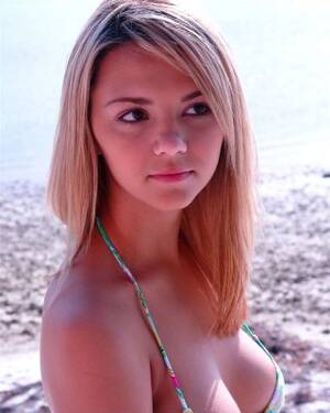 ashlynn brooke beach - Ashlynn Brooke plays with penis in her bikini at the beach Porn Pictures,  XXX Photos, Sex Images #3126456 - PICTOA