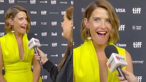 Cobie Smulders Hot Lesbian - Watch Cobie Smulders' Adorable Reaction to Learning Lesbians Love Her