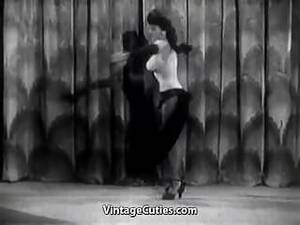 1950s Vintage From Strippers - Gorgeous Stripper Gives a Hot Striptease (1950s Vintage) | xHamster