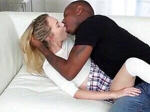 close up interracial kiss - Interracial Kissing porn videos at Xecce.com