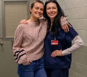 Laura Prepon Anal Sex - Taylor Schilling and Laura Prepon kinda dipped after OITNB? ðŸ’” :  r/popculturechat