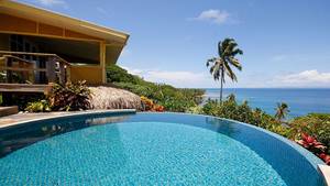 Grenadines Girls Porn - 10 Vacation Homes With Amazing Infinity Pools