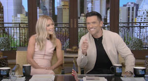 Kelly Ripa Celebrity Cartoon Porn - Kelly Ripa plays dead to avoid sex with Mark Consuelos