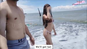 Beach Sex Scandal - Babe in Swimsuit Have Sex with Her Boyfriend at Public Beach - XNXX.COM