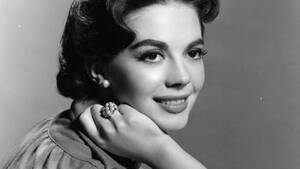 Natalie Wood Porn - Natalie Wood death: Police say Robert Wagner 'person of interest' - BBC News