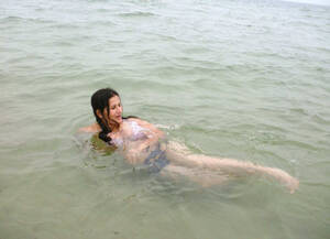 indian nude water - These Indian Girls Enjoying Nude On Beach