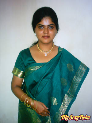 girl indians in saree nude only - India nude. Neha in traditional green saree - XXX Dessert - Picture 6