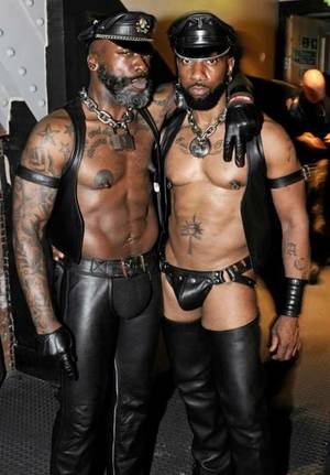 Leather Muscle Men Gay Porn - LeatherFetish
