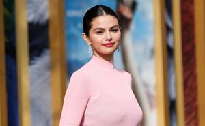 Lesbian Porno Selena Gomez - Selena Gomez to play lesbian mountaineer Silvia Vasquez-Lavado in new film