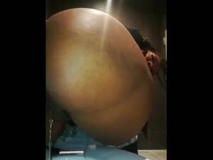 Mcdonalds Bathroom Porn - Sexy Ebony using Public Bathroom in Mcdonalds to take a Piss/ Fetish  Lovers. Onlyfans/destiny8336 - Pornhub.com