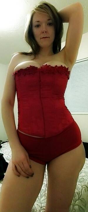 amateur corset - Curvy in a corset Porn Pic - EPORNER