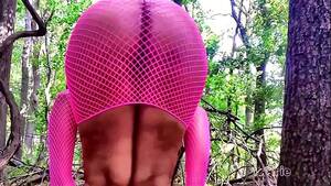 Big Ass Fucking In Woods - Big ass colombian babe gets fucked in the woods - XVIDEOS.COM
