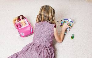 american dad transvestite porn - Ruby playing with her toys