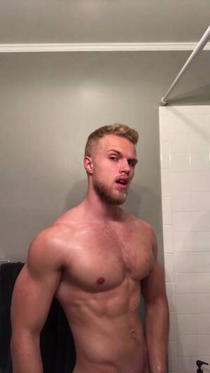 Muscular Gay Blonde Porn - Blonde muscle god - ThisVid.com