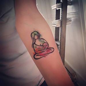 lactating tattooed - 19 beautifully inspiring breastfeeding tattoos