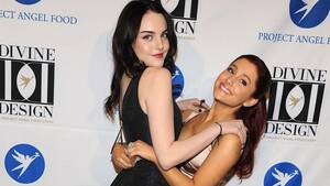 Ariana Grande Victoria Justice Elizabeth Gillies Porn - Watch Ariana Grande Kiss Her 'Victorious' Costar Liz Gillies |  Entertainment Tonight