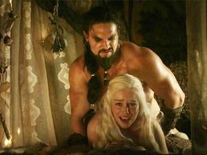emilia clarke - Emilia Clarke Reveals How She Was Pressurized To Do Nude Scenes In Game Of  Thrones
