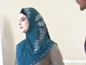 Arab Hijab Girl Anal - Free Muslim Anal Porn Videos (940) - Tubesafari.com
