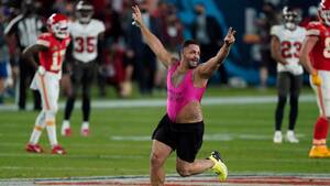 Football Super Bowl Porn - Super Bowl streaker: What happened to Yuri Andrade? | NewsNation