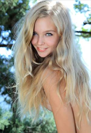beautiful blond girl - Blonde and luxourius