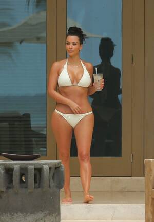 Big Bikini Tit Kim Kardashian Porn - Bikini Babe Kim Kardashian flaunting her sexy curves and big tits to the  World - Celeblr