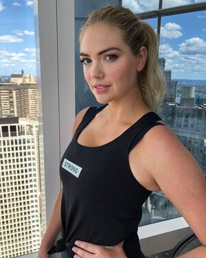 Hardcore Porn Kate Upton - Kate Upton Slams 'Misogynist Comments' After Being Told To 'Stick To  Modeling' For Tweeting About World Series