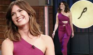 Mandy Moore Porn - Mandy Moore reveals her killer abs and flat stomach in cutaway purple gown  | Daily Mail Online