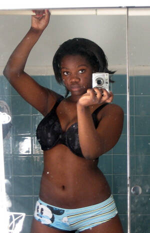 big hips black girl - Black girl in mask with big hips | Picture #3