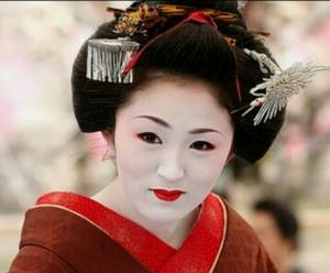 beautiful japanese geisha mai - beauty / smile / woman / beautiful / girl / makeup : maiko (geisha  apprentice) ichimame, kyoto japan èˆžå¦“ å¸‚ã¾ã‚ã•ã‚“ A smile from the maiko  (apprentice ...