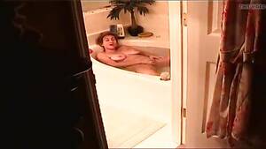 caught masturbating in bath - Caught masturbating in the bath tub - Pornjam.com