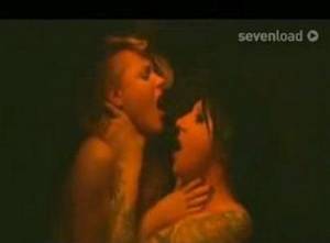 Marilyn Manson Porn - Marilyn Manson se svou pÅ™Ã­telkynÃ­ ve videoklipu Heart-Shaped Glasses