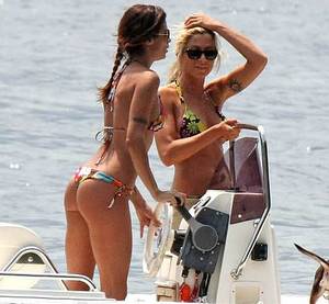 Elisabetta Canalis Thongs - Elisabetta Canalis - proof that u can look amazing in your 30's.