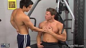 Gay Gym Sex - Hot gays fucking asses in the gym - XVIDEOS.COM