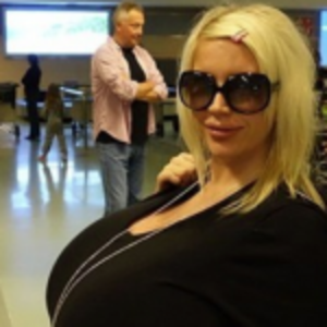 Beshine Porn - Meet the woman with the largest breasts in the world! | protothemanews.com