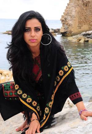 east middle arab girls - Maha Yacoub is a beautiful Palestinian-Italian tutor of Arabic with more  than a million