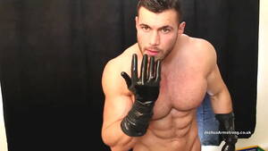 Gay Glove Porn - Daddy loves the latex gloves - XVIDEOS.COM