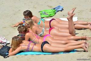 candid creeper shots beach - Candid Beach Booty - 51 photos