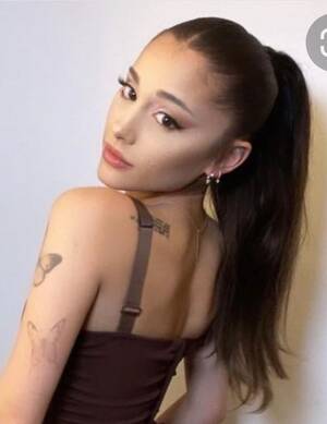 Ariana Grande Booty Porn - Caitlyn is looking just a tad like Ariana Grande or no? : r/KUWTK