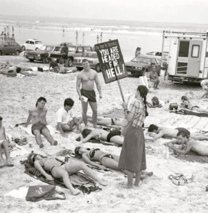 naked beach oops - Daytona Beach, FL in the 1980s (photographer Keith McManus) :  r/Damnthatsinteresting