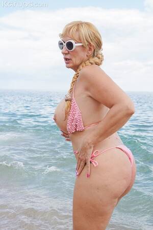 granny nude beach gallery - Granny Nude Beach Porn Pics - PornPics.com