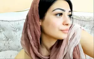 Arabic Girl Pussy Porn - Busty Arab Girl Fingers Her Hairy Pussy | xHamster