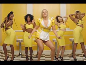 Amy Schumer Big Tits - Amy Schumer's BIG ASS Parody - Milk Milk Lemonade | What's Trending Now