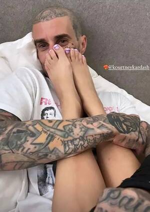 Katy Perry Foot Fetish Porn - Travis Barker's son Landon shares dad's foot fetish video in 'foul' new  TikTok video - Daily Star