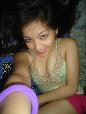 asian girlfriend cleavage - 