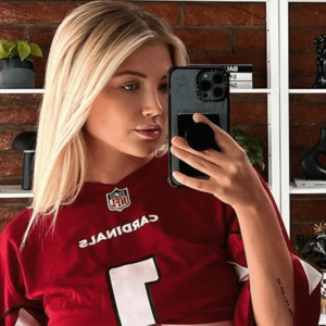 Kaylee Amateur Porn - Couple Almost Got Caught Getting Intimate Outside Of NFL Stadium - The  Spun: What's Trending In The Sports World Today