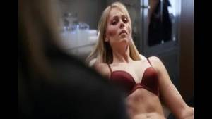Granny Porn Laura Vandervoort - 
