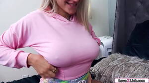 busty teen fingering - Busty teen fingers her stepsisters pussy - XVIDEOS.COM