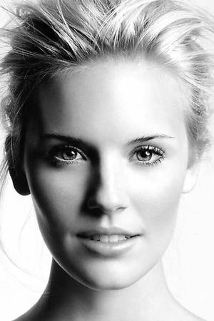 Ms Natural Makeup - 'Lost's' Maggie Grace to Co-Star in CBS' Wall Street Drama. '