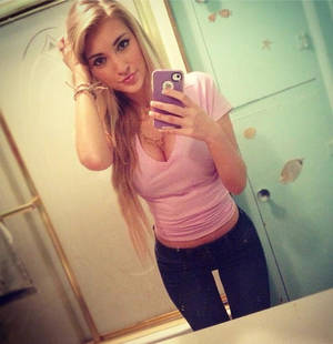 Anna Faith Carlson Porn - Look alike anna faith porn - Anna faith selfie the hollywood gossip jpg  480x496